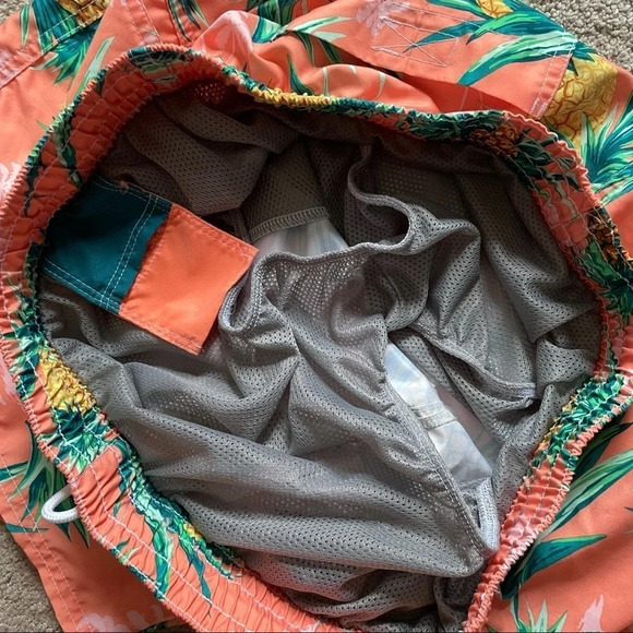 Old Navy Pineapple print Hawaiian swim shorts L - Picture 7 of 9
